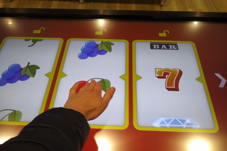 Touch Screen Slot Spin Reels
